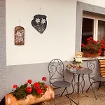 Li Di Giuan Konukevi